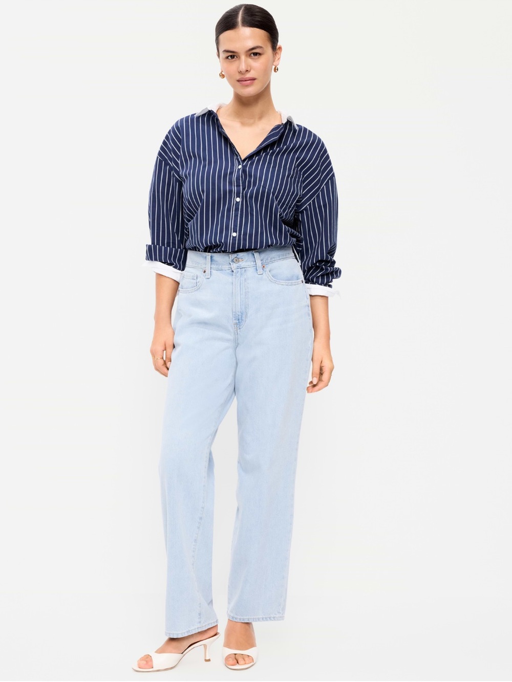Old Navy Straight-Leg Jeans in Light Blue Wash